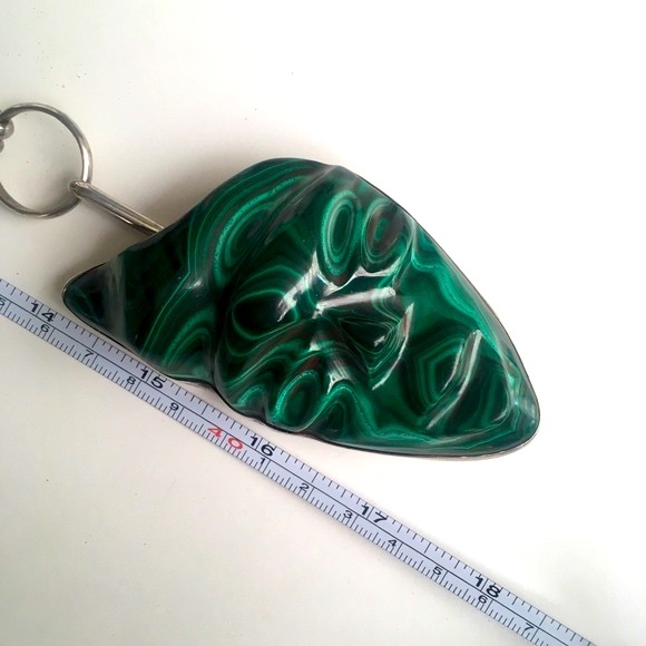 VNTG carved Malachite mask with 26" handmade chain - Picture 8 of 12